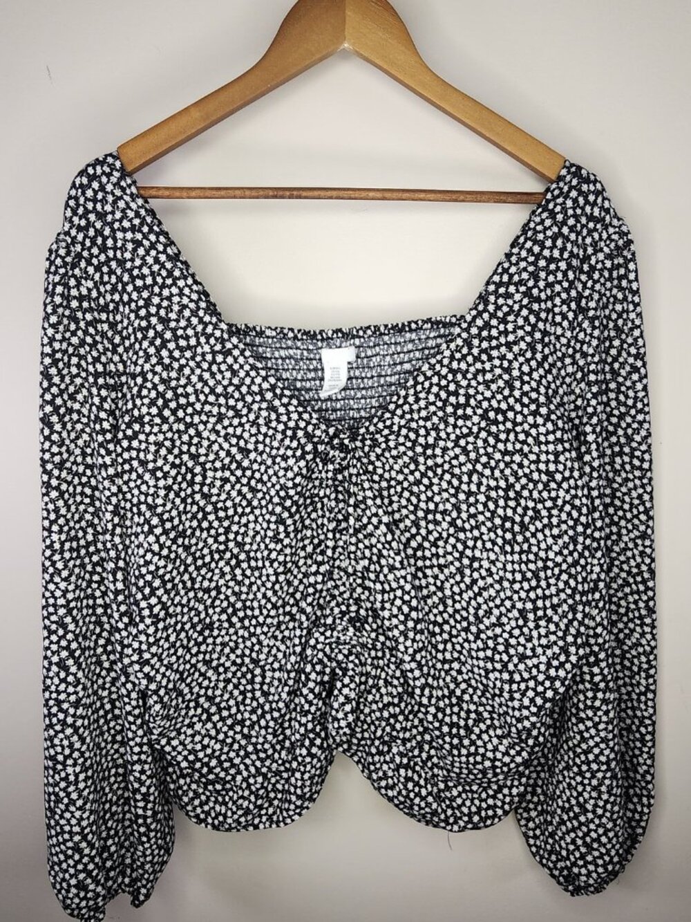 H&M Spot Print Puff Sleeve Crop Top — Black/White, XXL